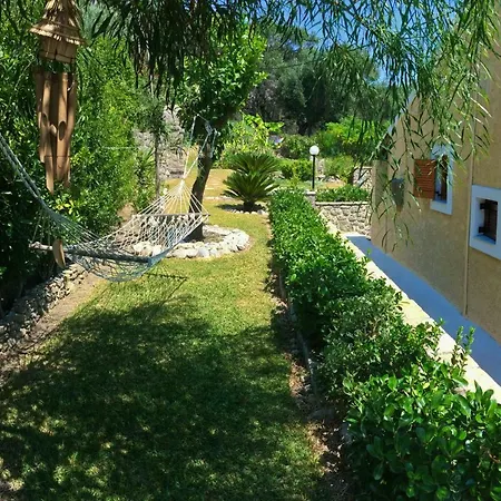 Апартаменты Bouganville