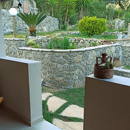 Bouganville Paleokastritsa